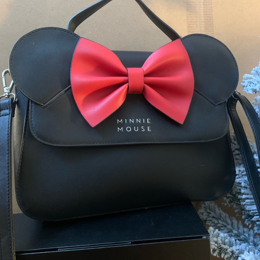 Minnie Mouse Loungefly Crossbody Black Bag with Red Bow